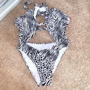 NWT Xhilaration one piece bikini